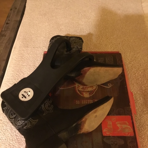 Apache Stingray by Heritage Boot Company - Picture 6 of 6